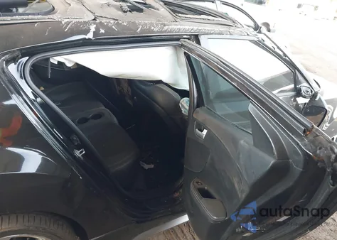 2016 Hyundai Veloster Turbo z USA, uszkodzony, nr VIN KMHTC6AE9GU292845